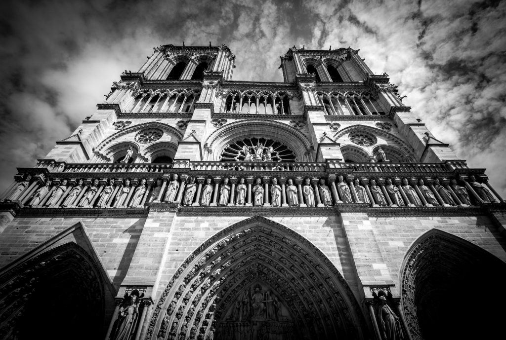 Notre Dame de Paris sous l'orage