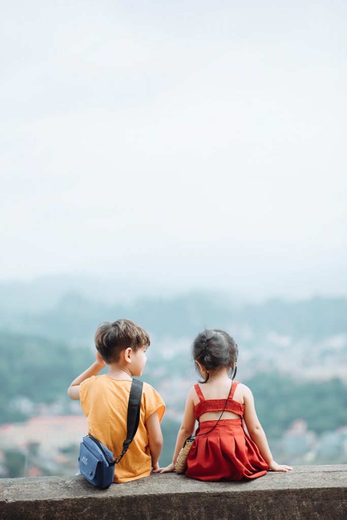 Photo de deux enfants