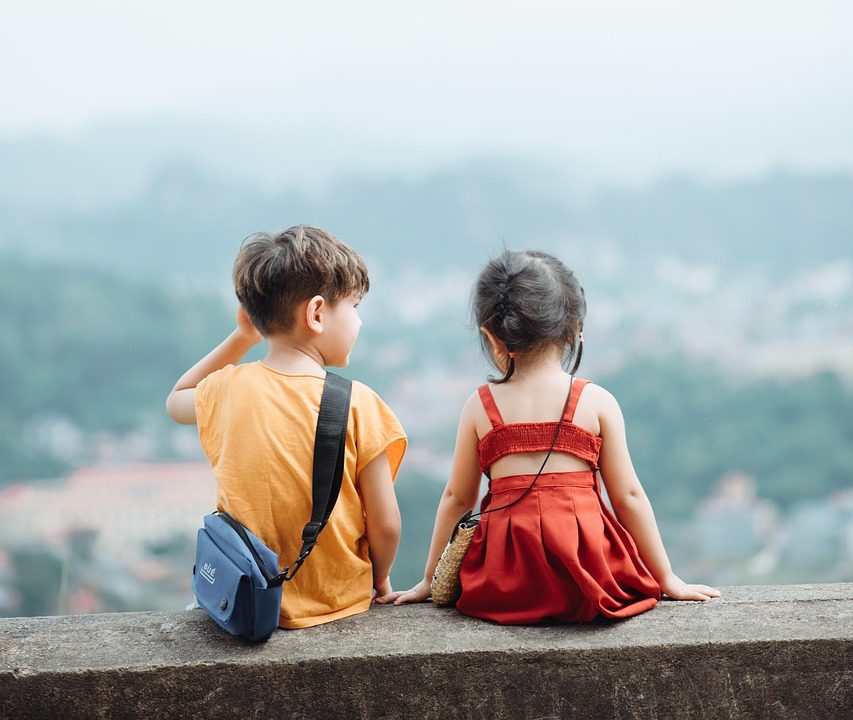 Photo de deux enfants